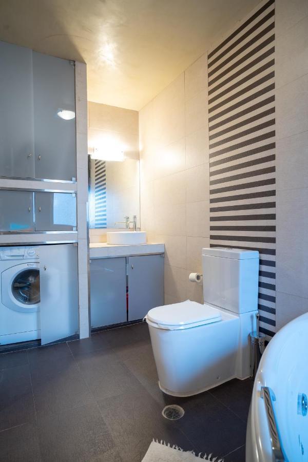 Acropolis Metro St.3 Bedrοοms 6 Persons Maisonette Atina Dış mekan fotoğraf