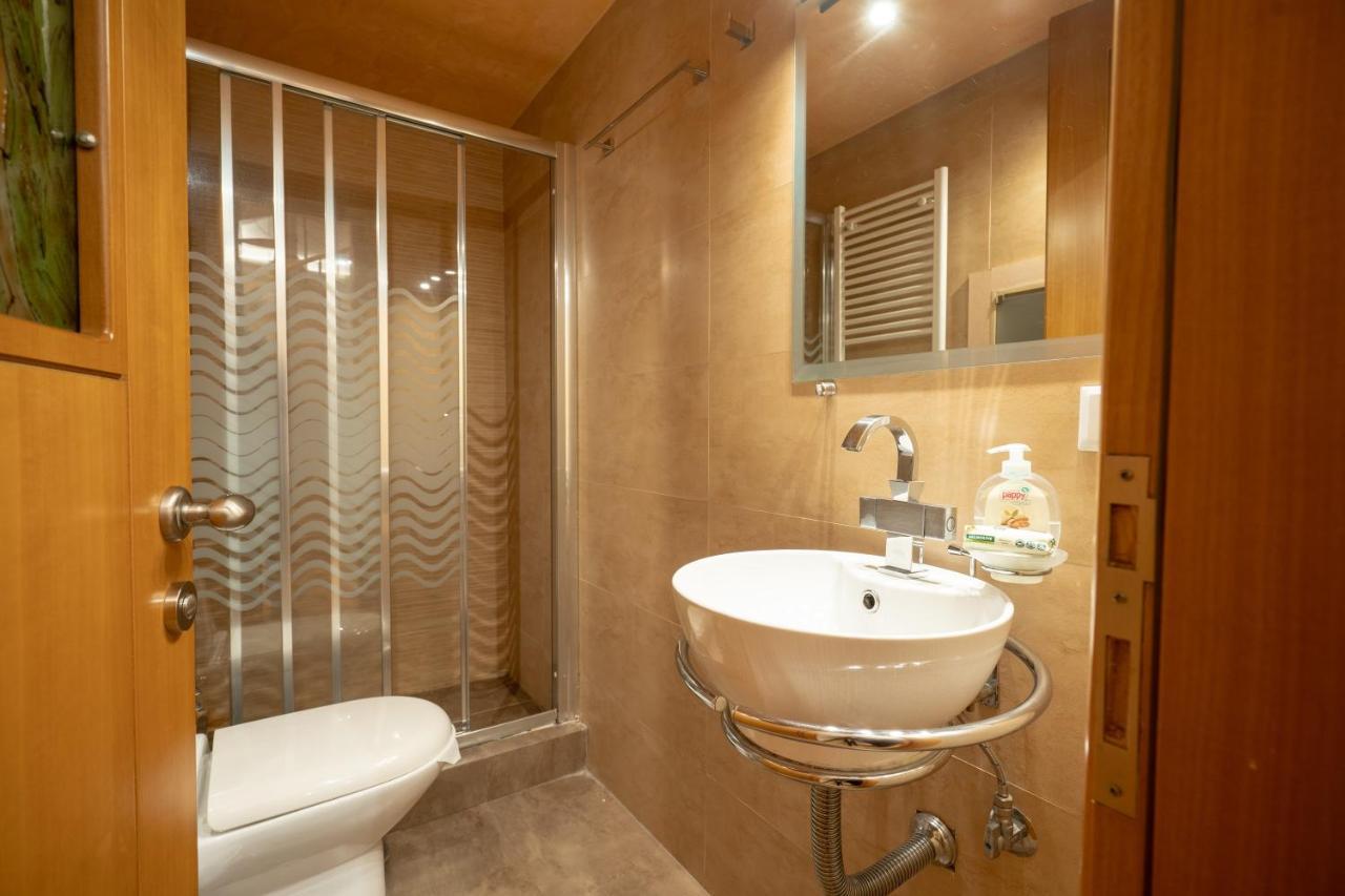 Acropolis Metro St.3 Bedrοοms 6 Persons Maisonette Atina Dış mekan fotoğraf